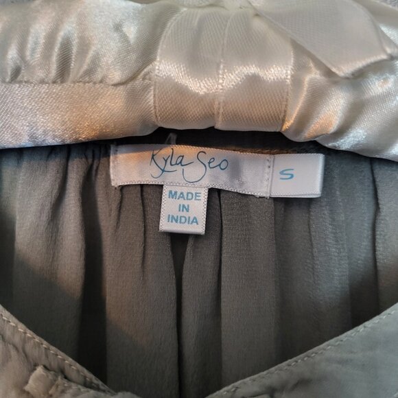 Kyla Seo sz sm long sleeve floral BOHO bell sleeve top, embroidered. Festival. - Picture 3 of 8